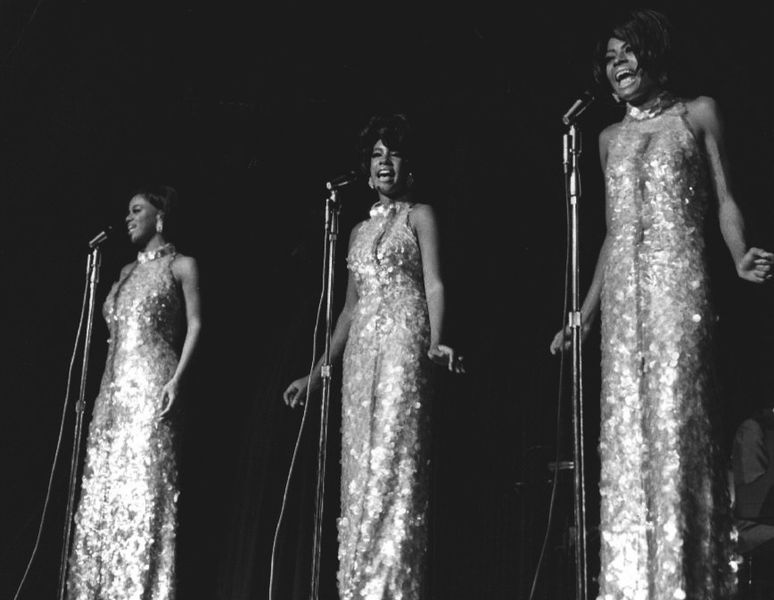 774px-The_Supremes_Frontier_Hotel_Las_Vegas_1969