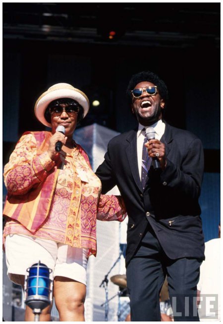 singers-aretha-franklin-and-al-green-performing-at-the-rock-roll-hall-of-fame-cleveland-oh-us-1995-dave-allocca