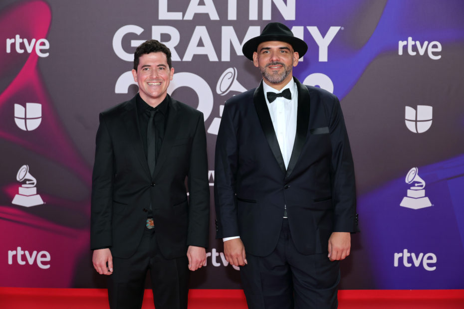 SEVILLE, SPAIN - NOVEMBER 16:  (L-R) Sam Reider and Jorge Glem attend The 24th Annual Latin Grammy Awards on November 16, 2023 in Seville, Spain. (Photo by Neilson Barnard/Getty Images for Latin Recording Academy)