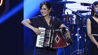 SEVILLE, SPAIN - NOVEMBER 16: Julieta Venegas performs onstage during the Premiere Ceremony for The 24th Annual Latin Grammy Awards on November 16, 2023 in Seville, Spain. (Photo by Carlos Alvarez/Getty Images for Latin Recording Academy)