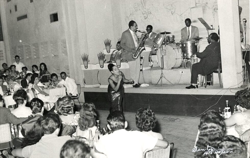 CELESTE-EN-EL-ALI-BAR